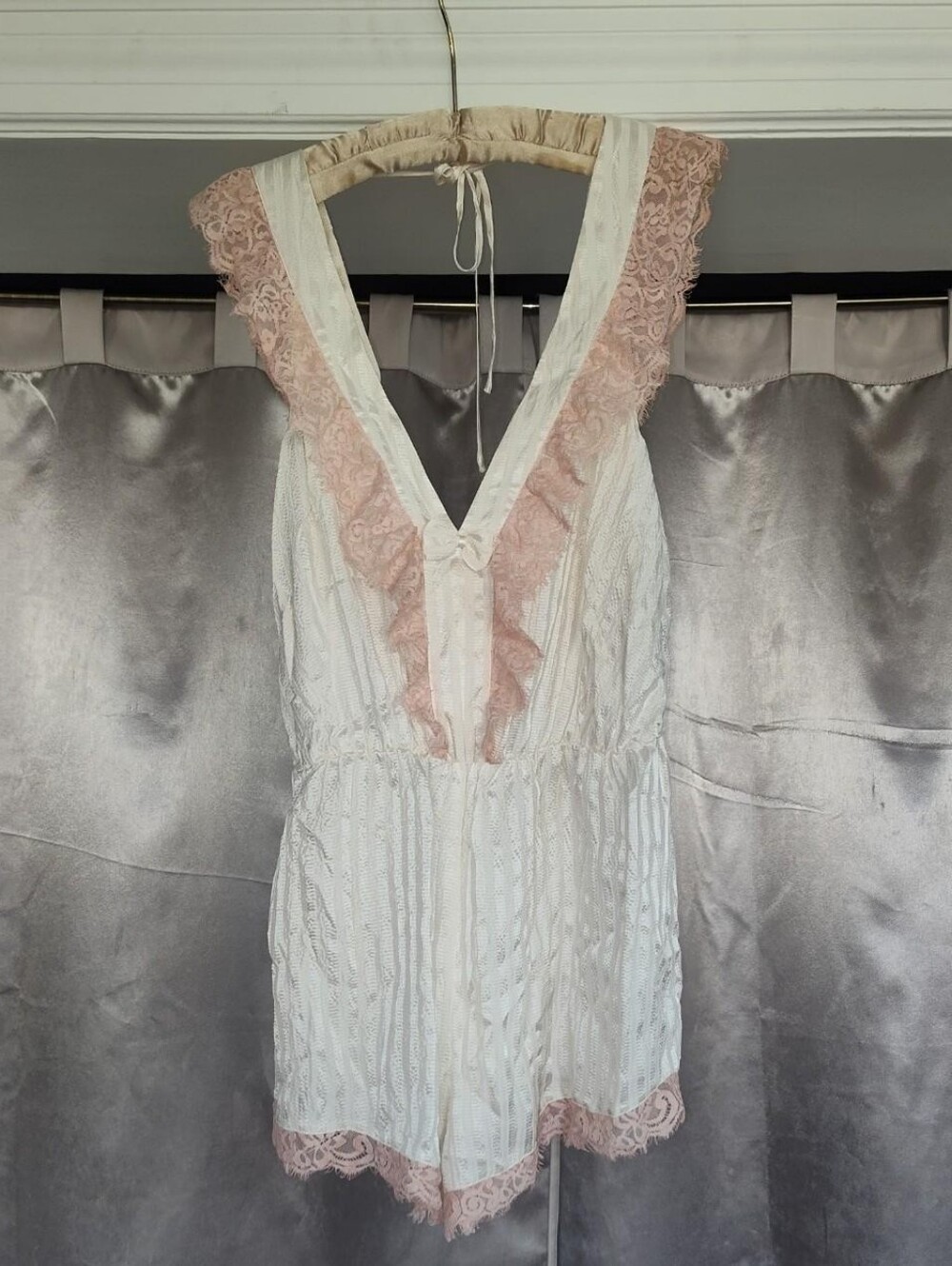 E by Eloise anthropologie 100% Silk white pink lace PLAYSUIT romper teddy sz S